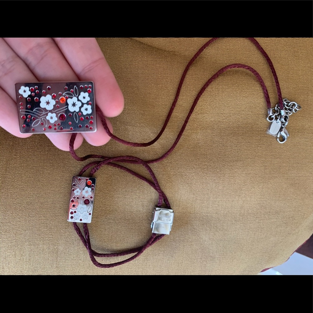 Swatch bijoux necklace and bracelet set